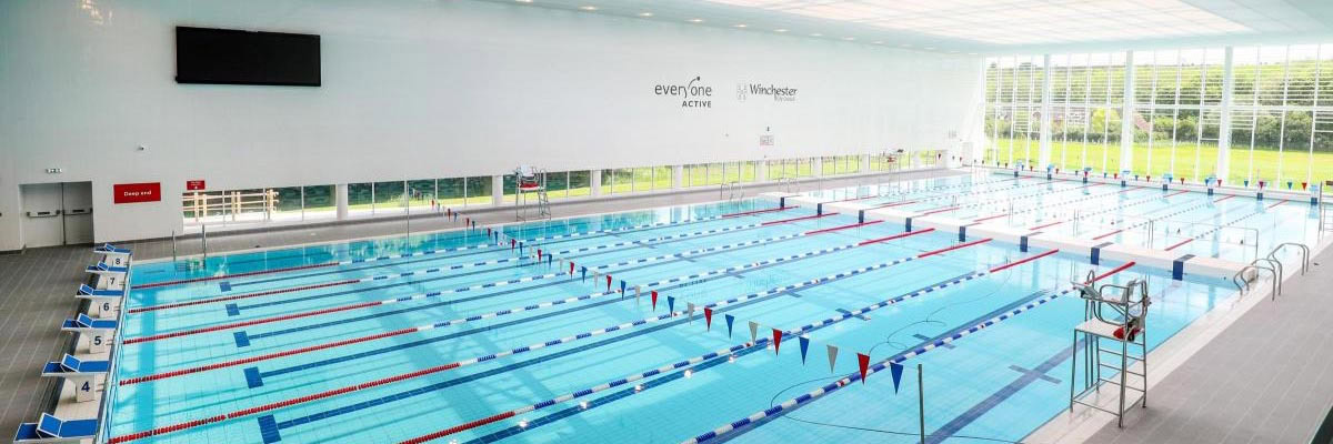 Two movable floors, a vertical bulkhead and a disabled platform in winchester (england)