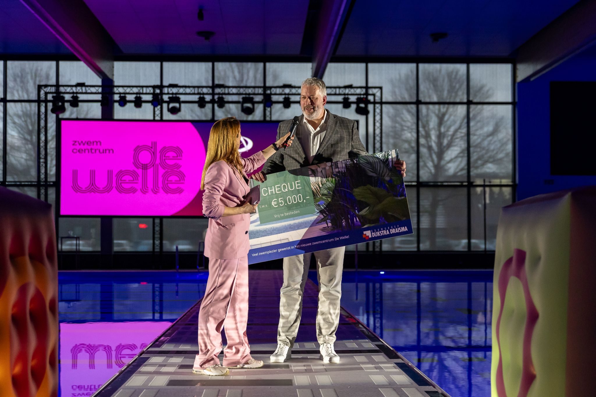 Multiple target groups, therapy and even events on our movable pool floor are possible